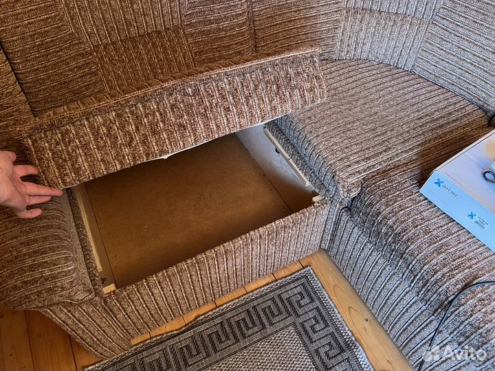 Угловой диван с ящиком для белья