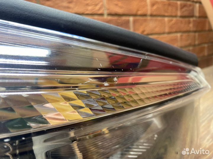 Фара правая Subaru Forester