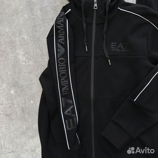 Спортивный костюм Armani EA7