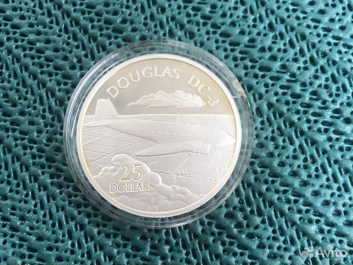 Серебряная монета Соломоновы Острова 25 долларов