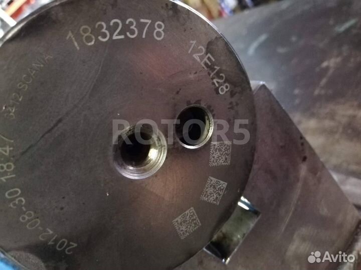 Распредвал Scania R DC13 PDE 1832378