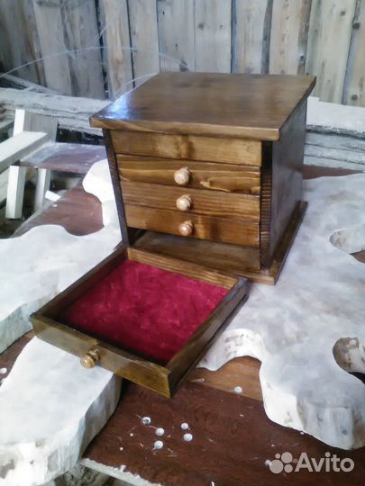 Шкатулка для украшений