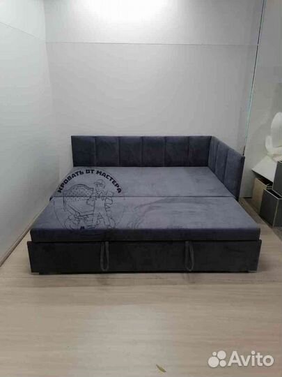 Кровать детская с мягкой спинкой