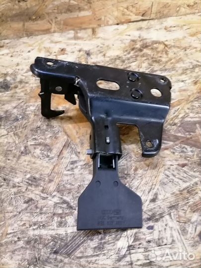 Замок капота Audi A4 b7