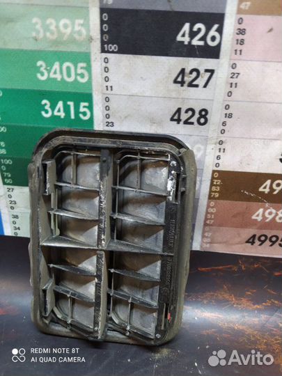 Решетка вентиляционная задняя Renault Duster 2014