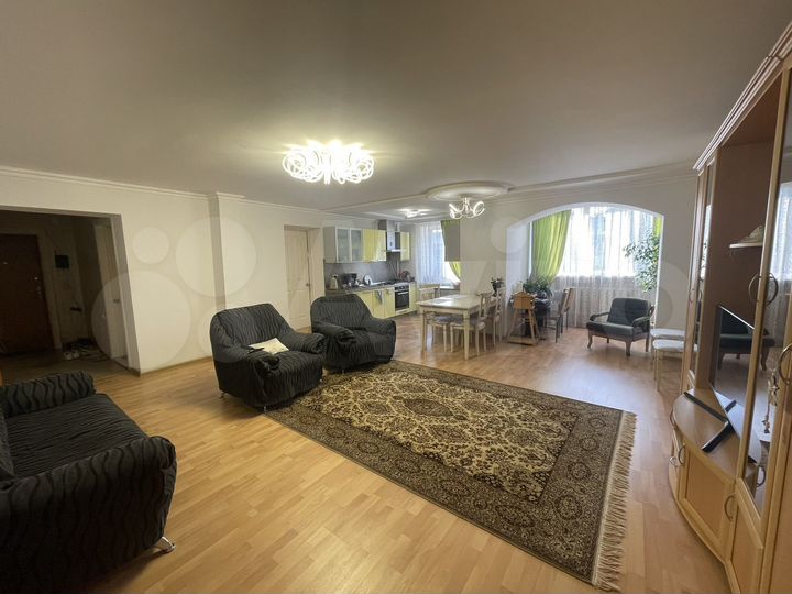 3-к. квартира, 90 м², 3/5 эт.