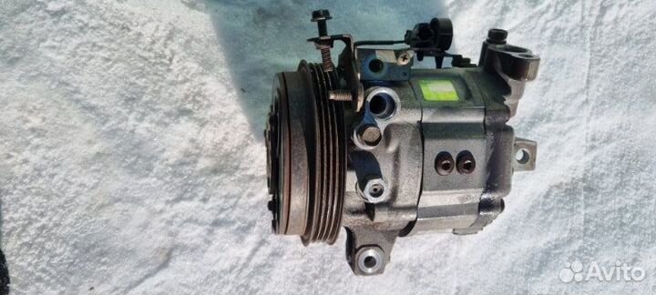 Компрессор кондиционера Subaru Forester SG5 EJ-205