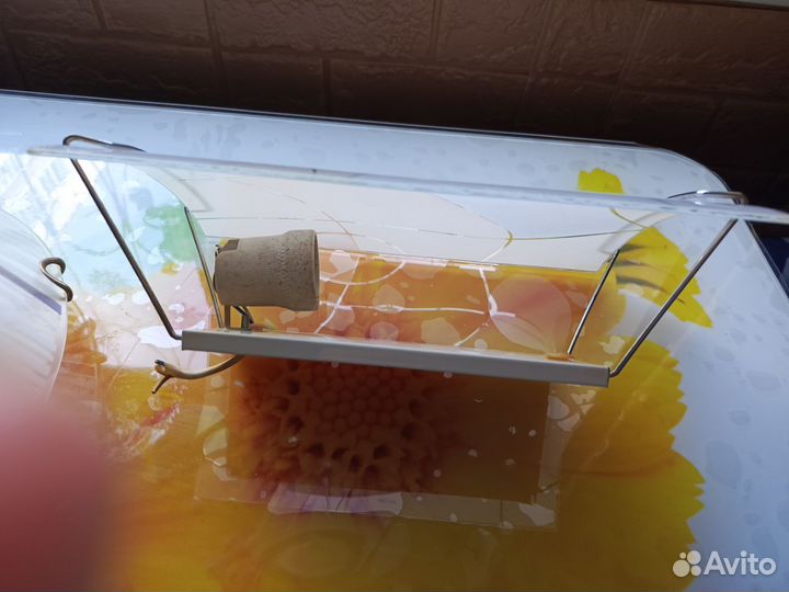 Продам 2 потолочные люстры