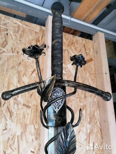 Эксклюзивная напольная вешалка