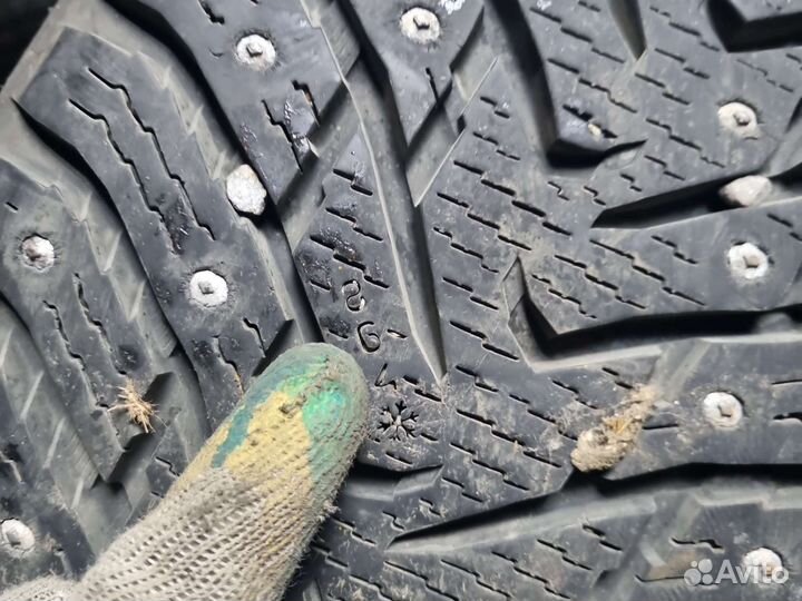 Nokian Tyres Hakkapeliitta 8 SUV 235/55 R20 102T