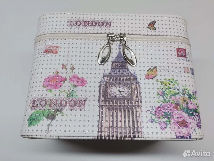 Шкатулка-универсальная новая