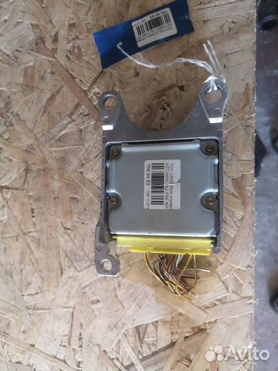 Блок управления air bag Toyota Caldina AZT246W