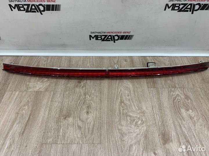 Фонарь крышки багажника Mercedes W212 E 212