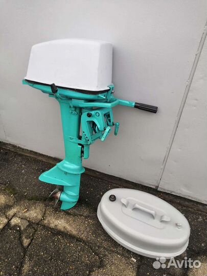 Продаю лодочный мотор Ветерок 8