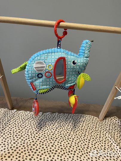 Подвесная игрушка fisher price слоник