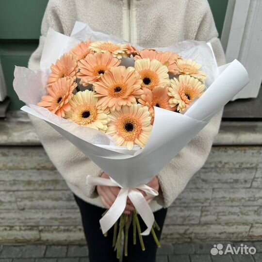 Букет из 15 персиковых гермини