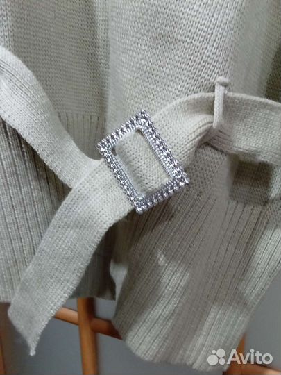 Жилетка женская вязаная