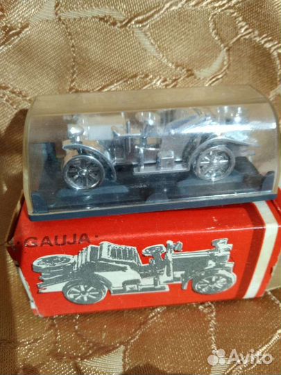 Модель автомобиля сувениры
