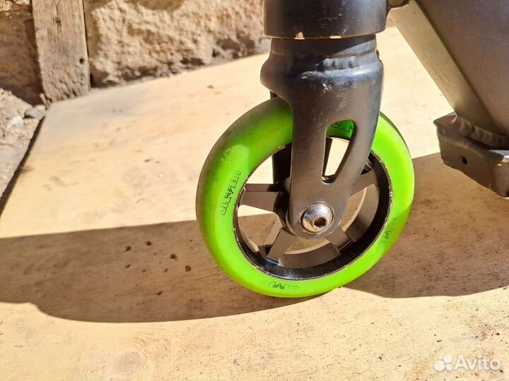 Трюковой самокат limit lmt 60