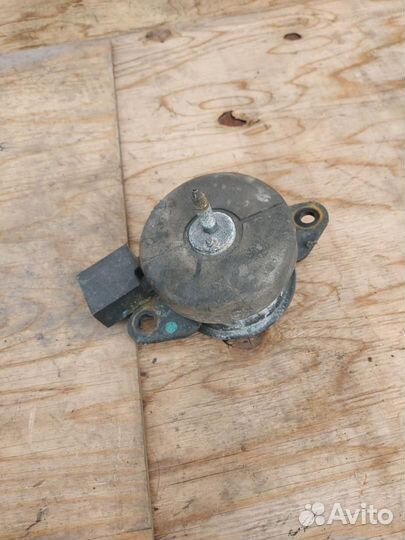 Подушка крепления двигателя передняя левая Nissan