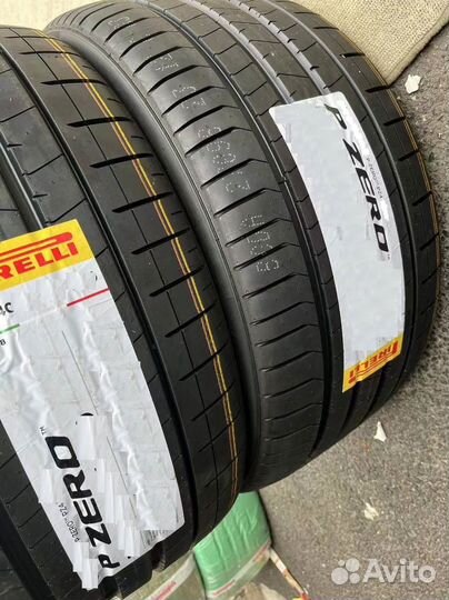 Pirelli P Zero PZ4 285/40 R22 и 315/35 R22