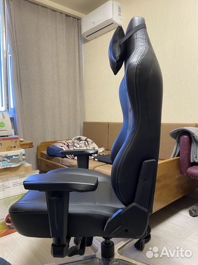 Компьютерное игровое кресло AKRacing Onyx