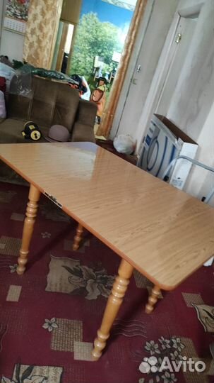 Стол деревянный