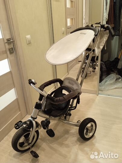 Детский трехколесный велосипед с ручкой