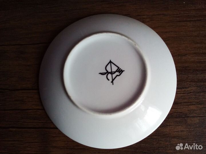 Тарелка Paris настольная декоративная