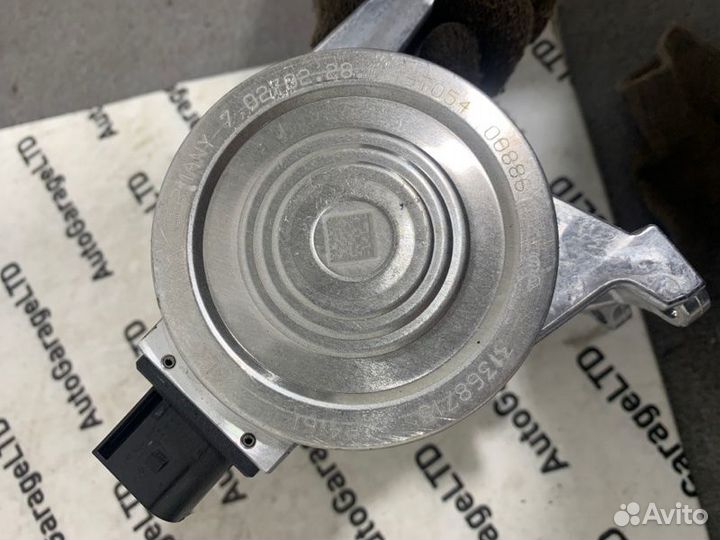 Помпа Volvo S90 II B4204T31 2019