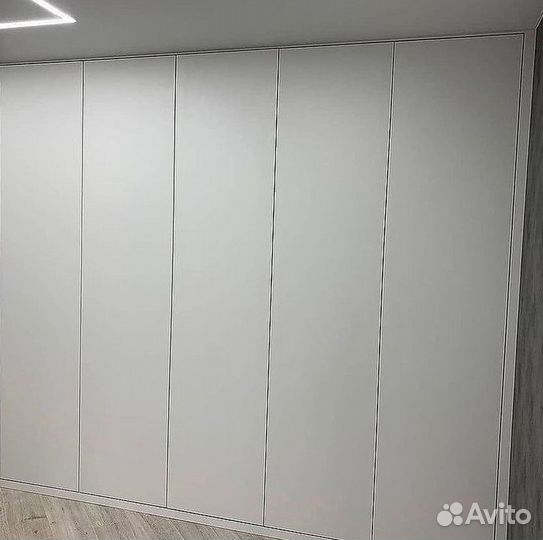 Шкаф встроенный / распашной