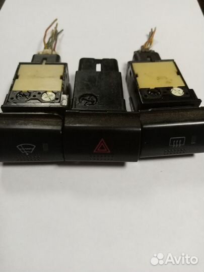 Кнопки аварийки тойота авенсис 1