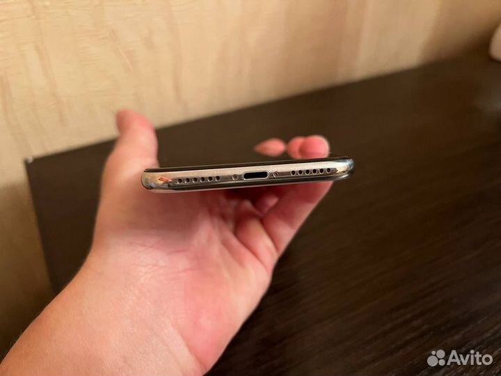 iPhone X, 64 ГБ