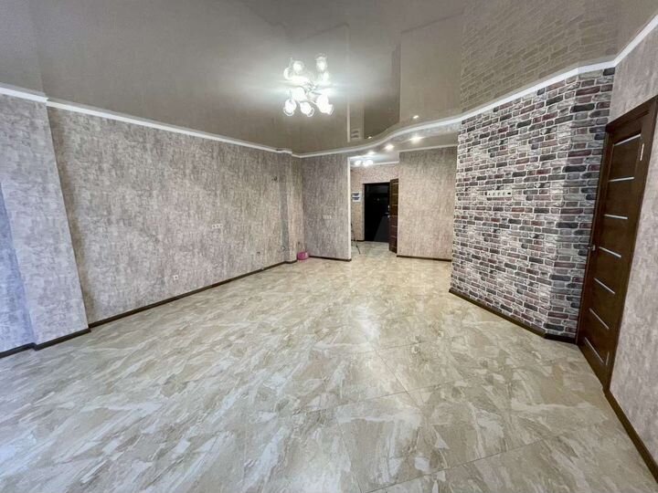 3-к. квартира, 71 м², 1/6 эт.