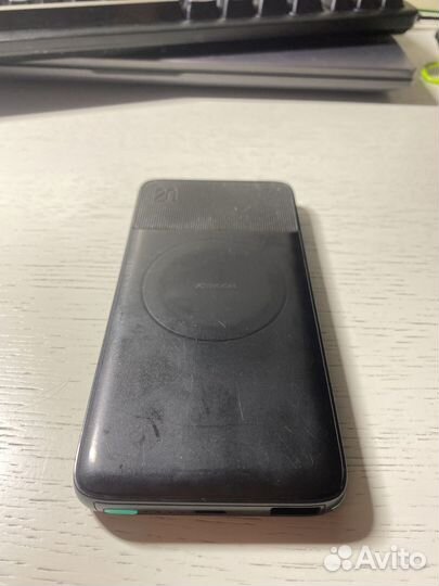 Внешний аккумулятор с беспроводной зарядкой