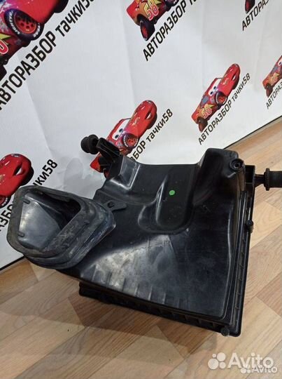 Корпус воздушного фильтра Opel Astra J