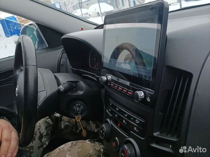 Магнитола на Hyundai i30