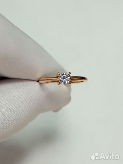 Золотое кольцо с камнем 16,5р