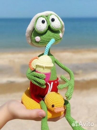 Лягушка вязаная, лягушка в одежде #2