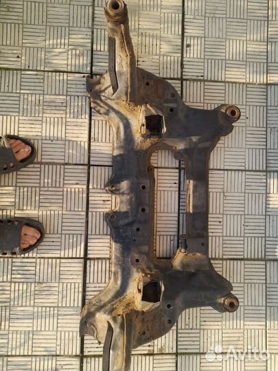 Задний подрамник на актион нью