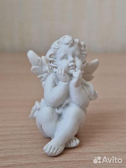 Статуэтки, фигурки Ангел