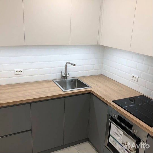 Угловая кухня матовая для дома