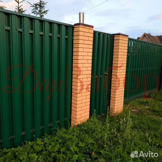 Забор из евроштакетника шахматка в Джугбе