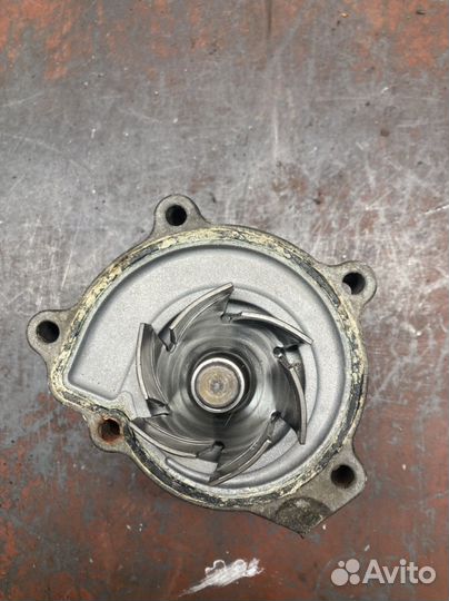 Водяная помпа на Mercedes w168