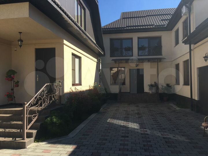 Дом 220 м² на участке 10 сот.