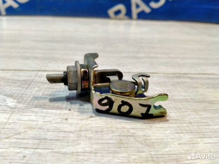 Замок лючка бензобака Toyota Mark Ii GX90 1GFE