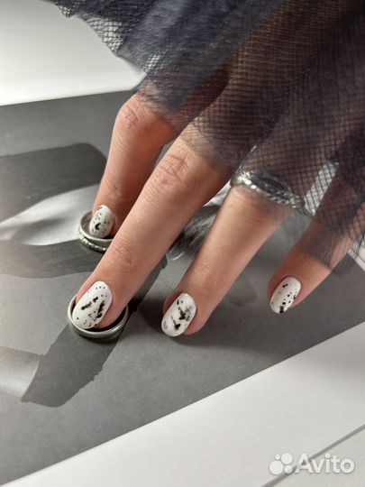 Маникюр-педикюр-брови