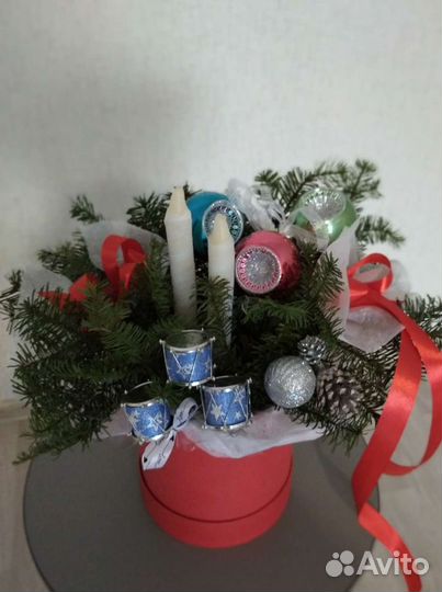 Новогодние подарки. Новогодние композиции. Цветы