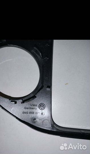 Рамка для автомагнитолы на VAG