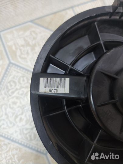 Электродвигатель отопителя Nissan Qashqai J10